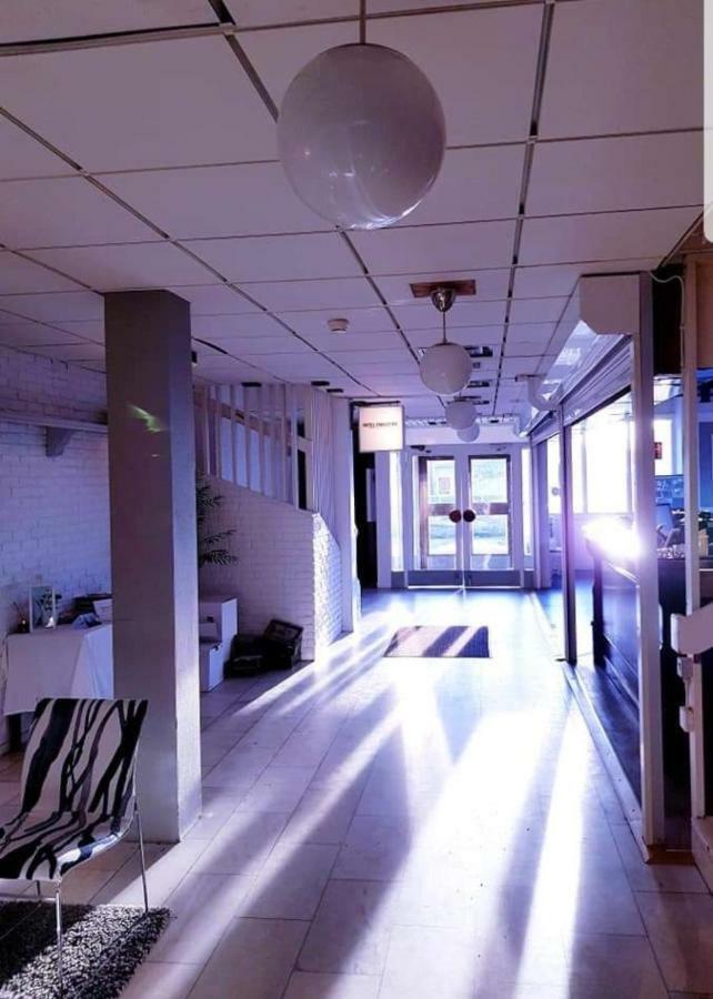 Hotell Ескилстуна Екстериор снимка